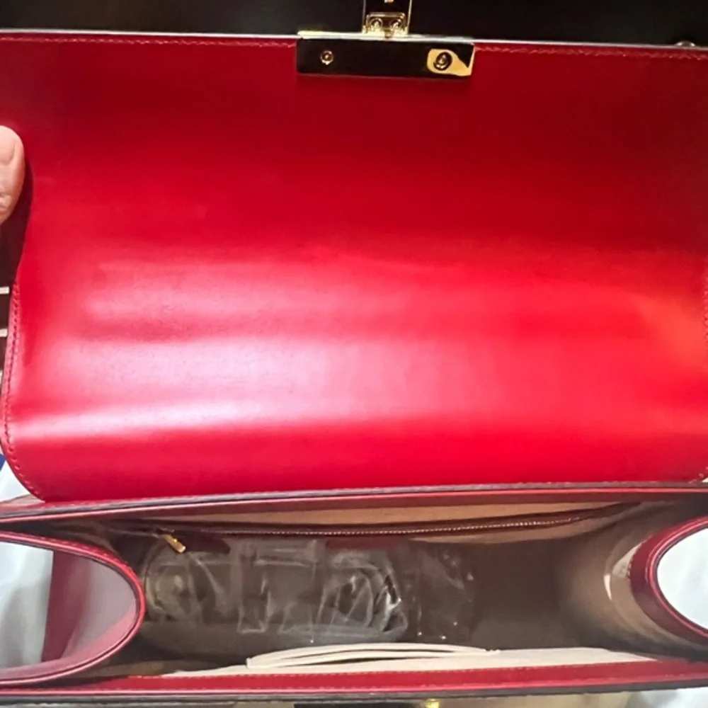 Guccissima Signature Medium Padlock Top Handle Bag Hibiscus Red. BRAND NEW - Picture 4 of 12